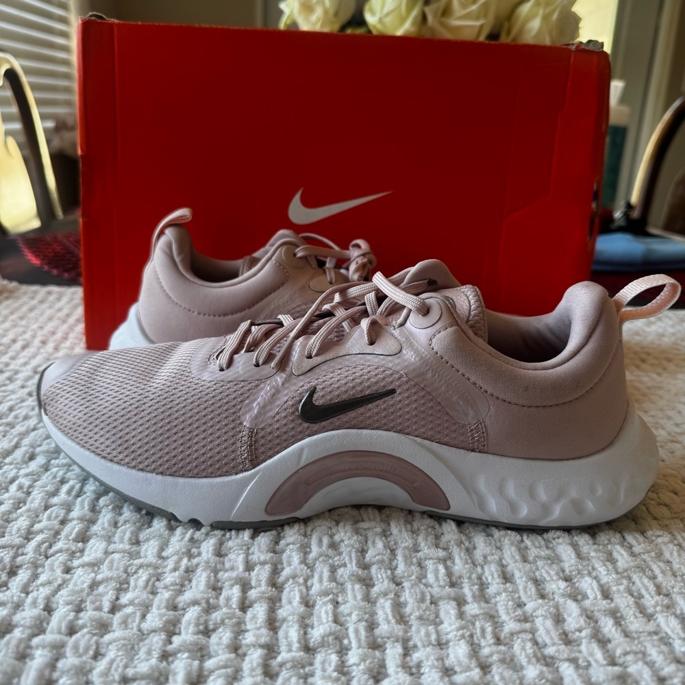 Nike Renew In-Season TR 11 Shoes size 9